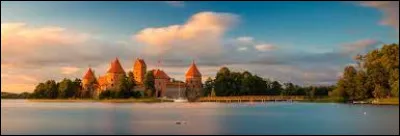 Lequel de ces territoires ne fait pas partie des pays baltes ?