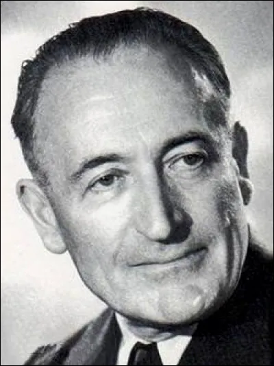 Sous quel nom Louis Farigoule est-il connu ?