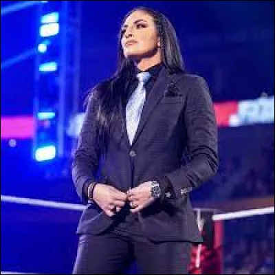 Qui est cette catcheuse ?