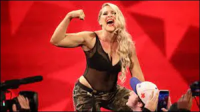 Qui est cette catcheuse ?