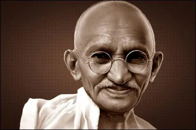 Qui est ce dirigeant politique indien qui a conduit la marche du sel en 1930 ?