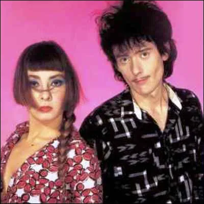 Quel groupe de rock américain, auteur de lalbum "Kimono My House", a enregistré trois chansons avec les Rita Mitsouko dans les années 1980 ?