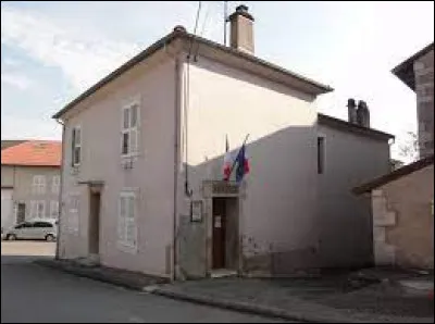 Village du Grand-Est, dans l'arrondissement de Toul, Laneuveville-derrière-Foug se situe dans le département ...