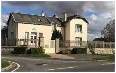 Je vous emmène dans le Centre-Val-de-Loire, à Villars. Commune de l'aire d'attraction Chartraine, elle se situe dans le département ...