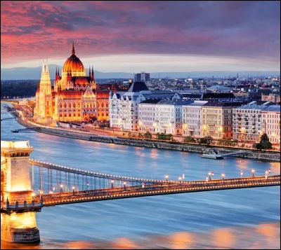La Hongrie a comme capitale :