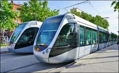 Qui a inventé les transports en commun modernes ?