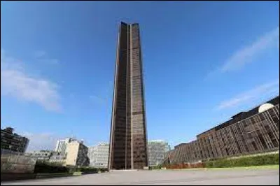 La tour Montparnasse : Quelle affirmation est inexacte ?