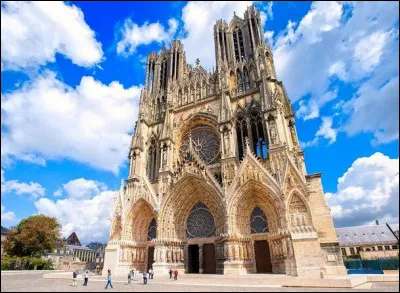 La cathédrale de Reims : Quelle affirmation est inexacte ?