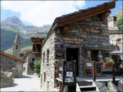 Bonneval-sur-Arc est un très joli village situé au fond de la vallée de la Maurienne. Dans quel département français est-il donc situé ?