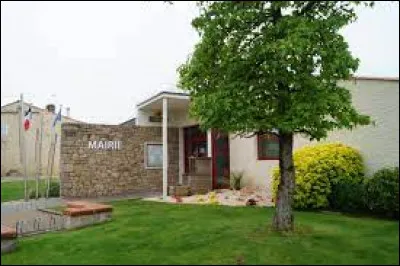 Nous terminons notre balade dans les Pays-de-la-Loire, à Treize-Vents. Commune de l'arrondissement de La Roche-sur-Yon, sur la rive droite de la Sèvre Nantaise, elle se situe dans le département ...