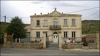 Petit village Audois de 79 habitants, Albas se situe en région ...