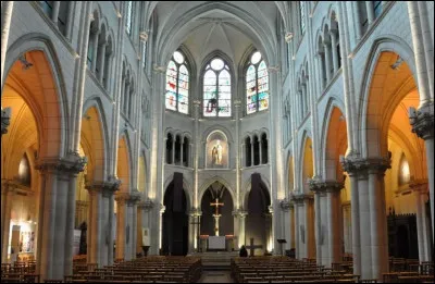 Dans une église où trouve-t-on généralement du plomb ?