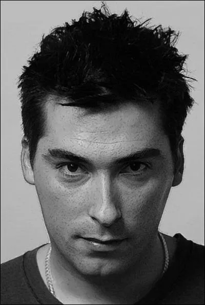 Ce D. J. est 'No stress', c'est Laurent ...