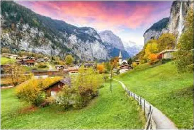 Nous restons en Europe et nous nous intéressons à la Suisse. Que me dites-vous si je vous dis que sa capitale est Genève ?