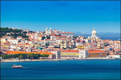 À quelle date commémore-t-on la fête nationale au Portugal ?