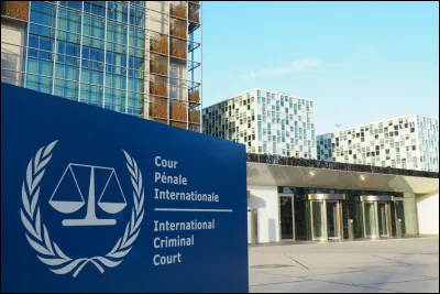 Dans quelle ville des Pays-Bas se situe la Cour pénale internationale (CPI) ?