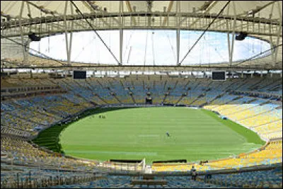 Dans quel pays le stade de Maracana, construit pour accueillir la Coupe du monde de football de 1950, se trouve-t-il ?