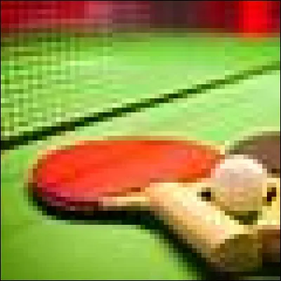 Pour faire un service au ping-pong, quel côté de la table la balle doit-elle toucher ?