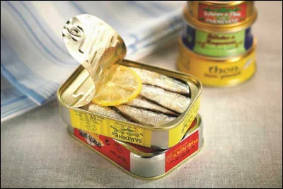 Quelle est cette entreprise morbihannaise qui fabrique des boites de conserve de sardines à l'huile, entre autres ?