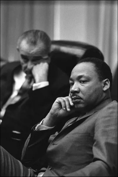 Dans quel domaine a-t-il obtenu un doctorat ?