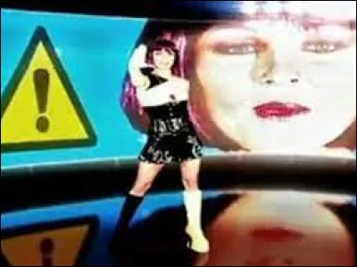 Durant quelle décennie est sortie la chanson électro "Il est interdit" du groupe Shanna ?