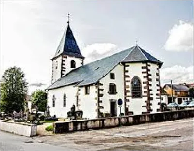 Vous avez sur cette image l'&eacute;glise du hameau du Haut-du-T&ocirc;t, d&eacute;pendant de Sapois. Village du parc naturel r&eacute;gional des Ballons des Vosges, dans l'aire urbaine Bressaude, il se situe dans le d&eacute;partement ...