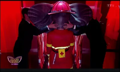 Le mardi 11 octobre 2022, qui était derrière le costume de l'éléphant et qui a eu la chance d'aller jusqu'en finale sauf qu'il a dû enlever son masque en deuxième ?