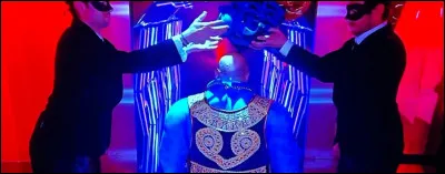 Qui était derrière le costume du génie et qui a été démasqué le mardi 30 août 2022 ?