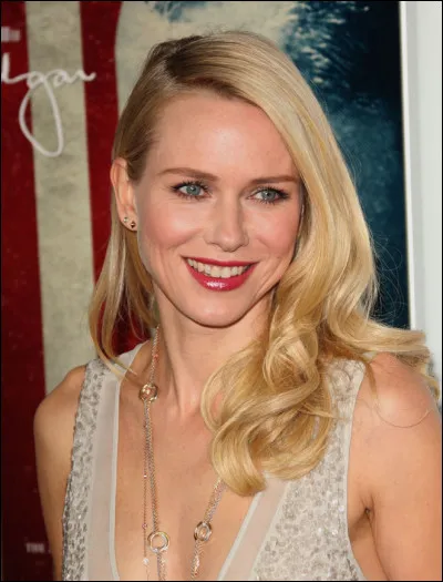 Naomi Watts a joué dans plusieurs films du réalisateur. Ce sont :