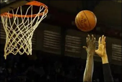 Le nom de ce sport est le basketball.