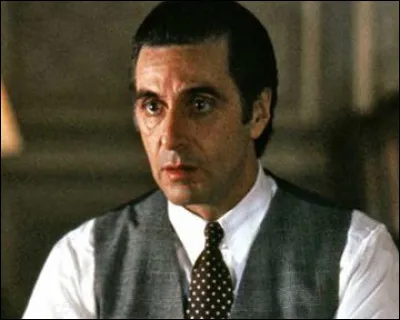 Quelle célébrité joue dans "Serpico" ?