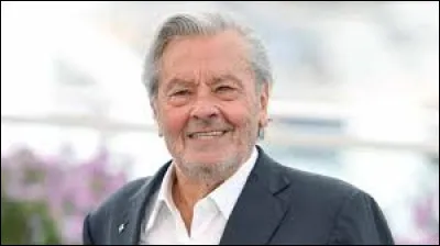 Qui était la partenaire principale d'Alain Delon dans "La Piscine" le film réalisé par Jacques Deray ?