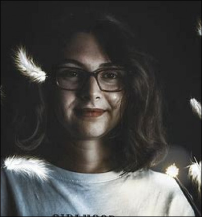 Qui est cette youtubeuse ?