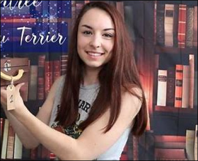 Qui est cette youtubeuse ?