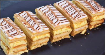 Gastronomie : Pour finir ce 1000e quiz, je vous offre une douceur : le mille-feuille : c'est une pâtisserie faite de 3 couches de pâte feuilletée enserrant 2 couches de crème ...