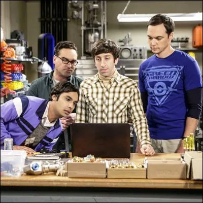 Quel terme d&eacute;signe une personne passionn&eacute;e par des domaines &eacute;manant des cultures de l�imaginaire ainsi que par les sciences et l�informatique ?