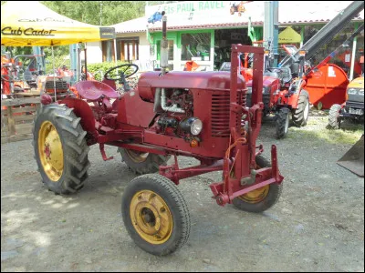 Dans quel film de Joël Le Moigné, réalisé en 1967, peut-on-voir Johnny Hallyday chanter "le mauvais rêve " et "Hit parade" ?