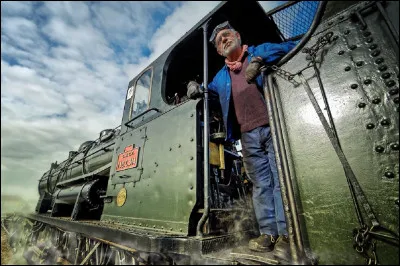 Quel nom ''Lantier'' donne-t-il &agrave; la locomotive qui tracte le train dans le roman ''La B&ecirc;te humaine'' ?
