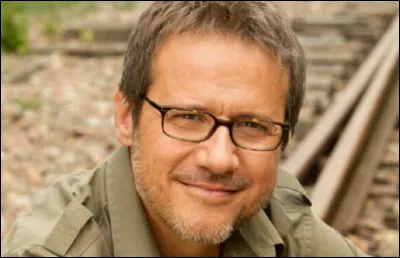 Compl&eacute;tez le titre de l'&eacute;mission pr&eacute;sent&eacute;e par Philippe Gougler depuis 2011 : ''Des trains...''