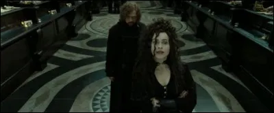 Quelle matière enseignait Charity Burbage ?