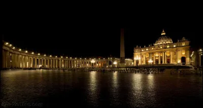 Quel pape est à l'origine de la basilique Saint-Pierre au Vatican ?