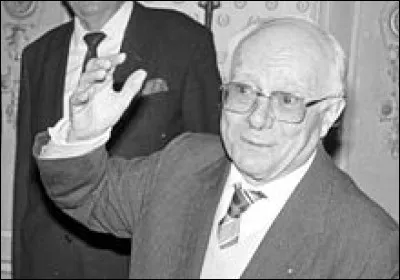 Qui est l'auteur du roman "Le Naïf aux quarante enfants", publié en 1955 aux éditions Albin Michel.