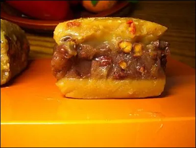 Traditionnellement, de quelle couleur sont les enveloppes contenant les étrennes ?