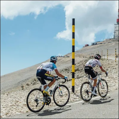 Lintrus est le seul moyen de transport nayant pas deux roues. Trouvez-le !