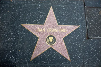 Parmi ces actrices d&eacute;c&eacute;d&eacute;es, qui n'a pas son &eacute;toile sur le Hollywood Walk of Fame ?