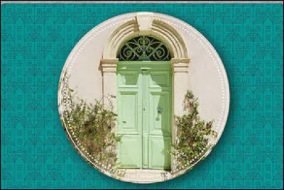 Dans la série 2022 des "Habitats typiques" > D'où nous vient cet huis vert pâle ?