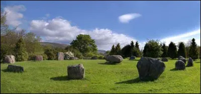 Quelle fête latine a progressivement remplacé celle d'Imbolc ?