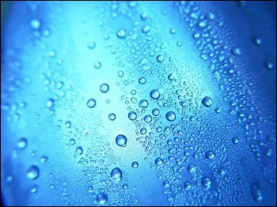 Comment appelle-t-on un matériau qui retient l'humidité ?