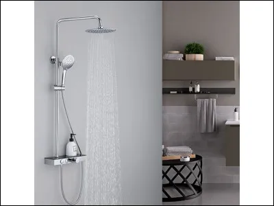 Vous souhaitez réduire votre consommation d'eau, de façon à payer moins de 45  par mois l'eau utilisée lorsque vous vous douchez. Si vous et le reste de votre famille prenez 80 douches par mois, que le prix du m³ est de 4,5  et que le débit de votre douche est de 12,5 L/min, combien de temps au maximum devrez-vous rester sous la douche lorsque vous vous lavez ?