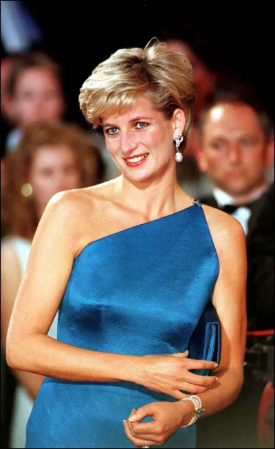 En quelle année le prince Charles et Diana ont-ils divorcé ?
